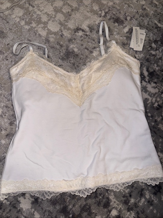 Abercrombie & Fitch Tops - Abercrombie White Lace Trim Camisole